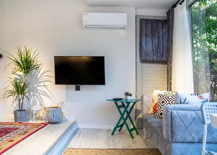 Invigorating Flat Near Kordon In Alsancak