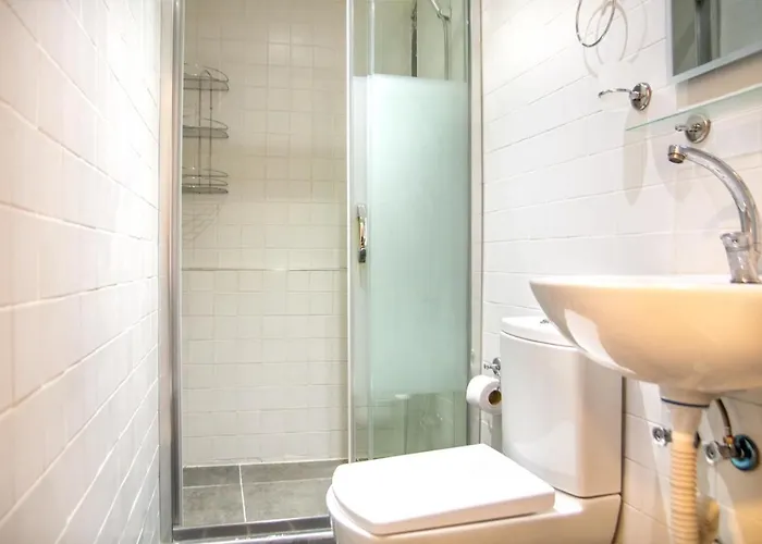 Invigorating Flat Near Kordon In Alsancak Апартаменты *